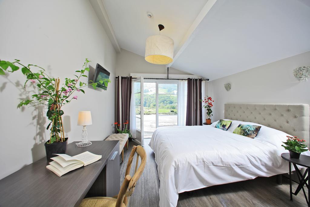 Hotel Agian Itxassou Szoba fotó